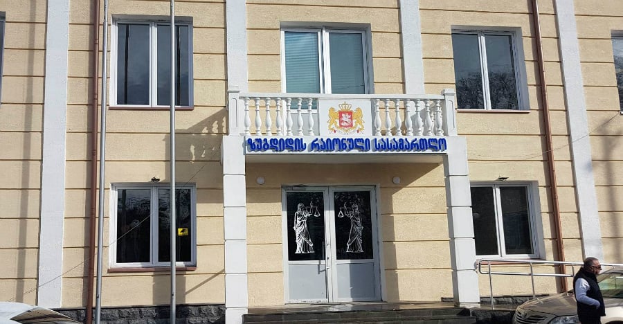 ზუგდიდის რაიონულმა სასამართლომ ფოთის ყოფილი მერი დარბაზიდან გაათავისუფლა