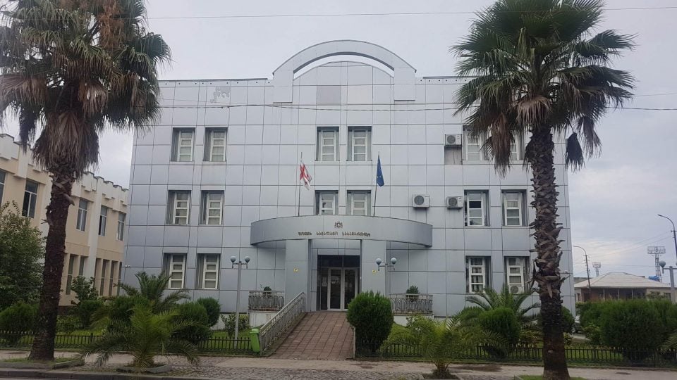 მამიდაშვილის გაუპატიურების ბრალდებით დაკავებულს პატიმრობა შეეფარდა