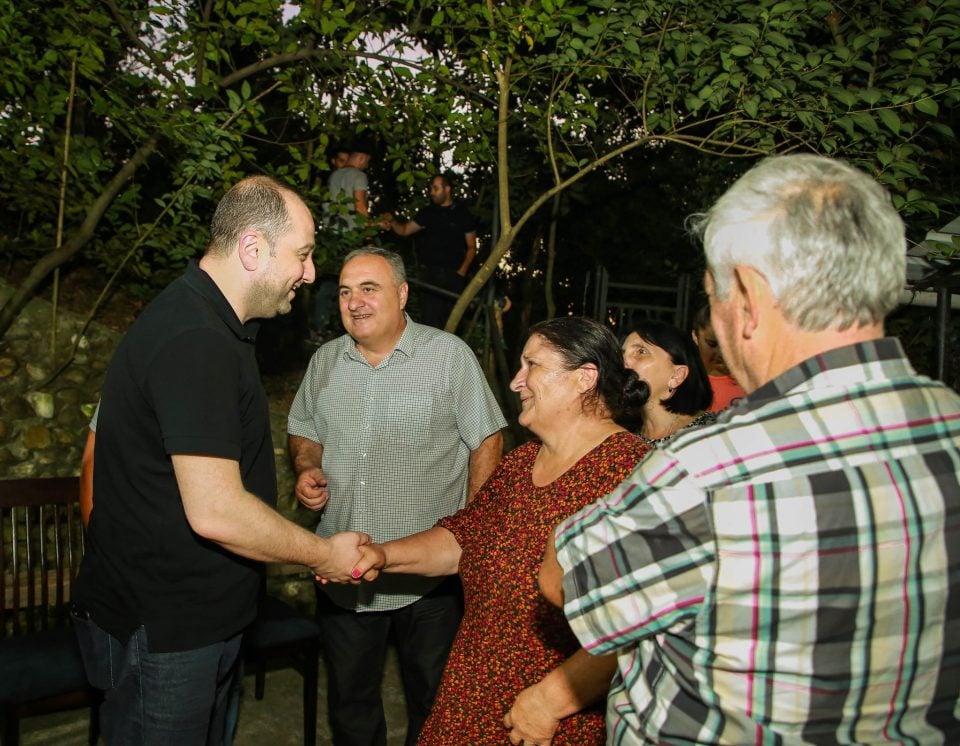 ირაკლი ჩიქოვანი: რა ღირსებითაც შევალ, იმ ღირსებით გამოვალ პარლამენტიდან და ვადის ამოწურვის შემდეგ თქვენთან შეხვედრის არ შემრცხვება