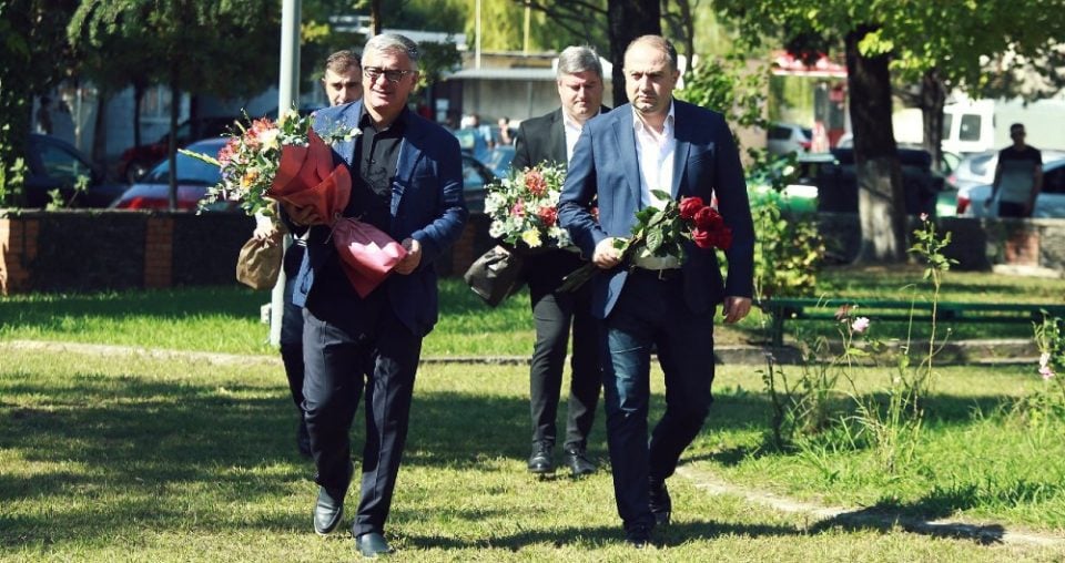 ირაკლი ჩიქოვანმა ეროვნული გმირების ბიუსტები შეამკო