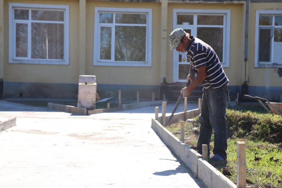 სოფელ თორსის ბაღის ეზოს კეთილმოწყობა