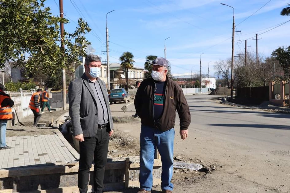 ზუგდიდში, პუშკინის ქუჩაზე, საგზაო ინფრასტრუქტურის მოწყობის სამუშაოები მიმდინარეობს.