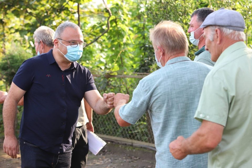 მამუკა წოწერია: შეხვედრებს ვიყენებთ მთავარი გამოწვევის, პამდემიის თემატიკასთან დაკავშირებით და მოვუწოდებთ მოსახლეობას აქტიური ვაქცინაციისკენ.