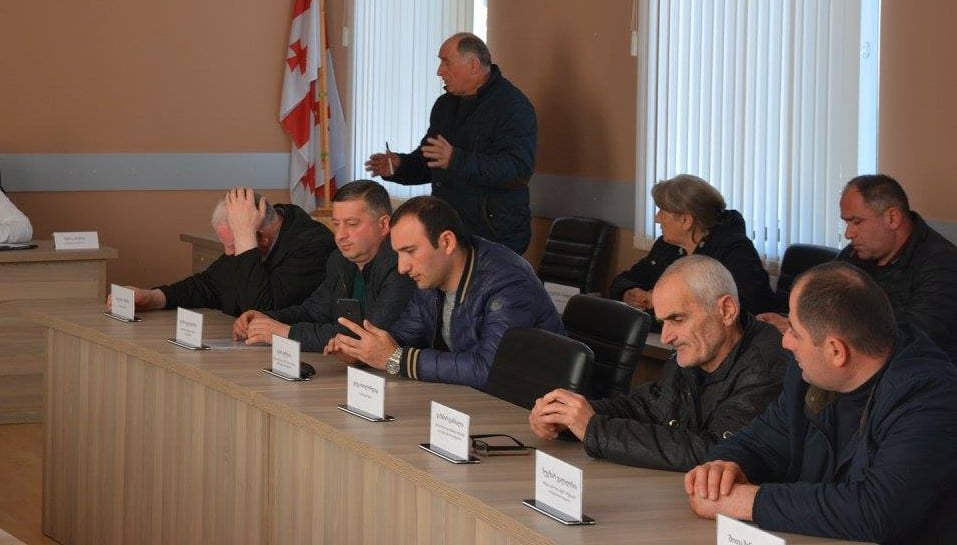ჩხოროწყუს საკრებულოს წევრმა ყოფილი პრემიერის პარტია დატოვა