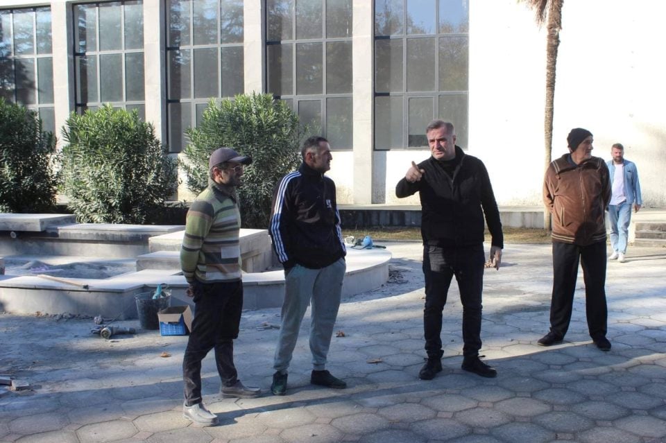 წალენჯიხის მუნიციპალიტეტის მერმა გიორგი ხარჩილავამ ქალაქ ჯვარში ადგილობრივი ბიუჯეტიდან გამოყოფილი თანხებით მიმდინარე პროექტები დაათვალიერა