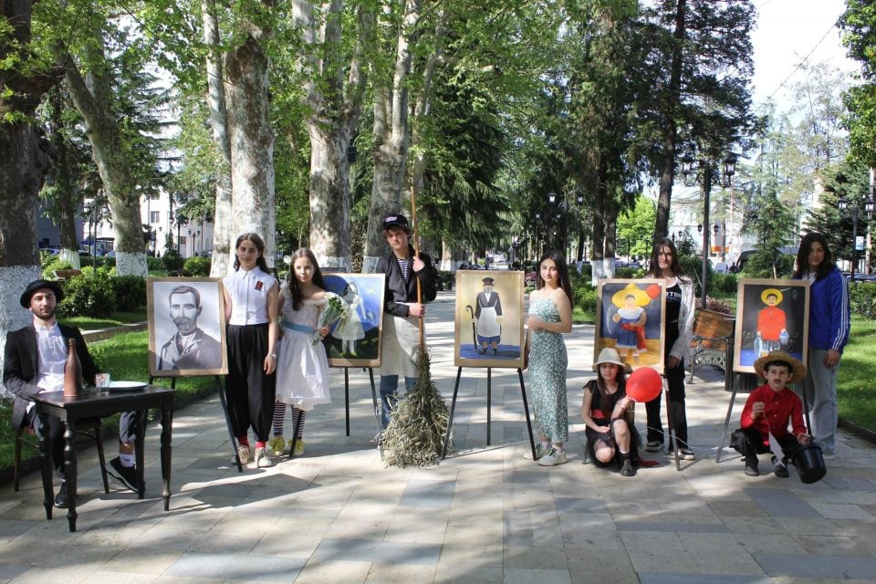 ფიროსმანის დაბადების დღეს ზუგდიდში მისი გმირები გააცოცხლეს [ფოტო რეპორტაჟი]