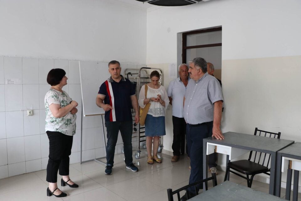 წალენჯიხის მერის პირველი მოადგილე კოლეჯ „ლაკადაში“ არსებულ ვითარებას გაეცნო