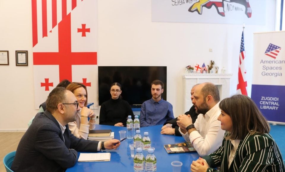 ზუგდიდის ამერიკულ კუთხეს საელჩოს ახალგაზრდული პროგრამების ხელმძღვანელი სტუმრობდა