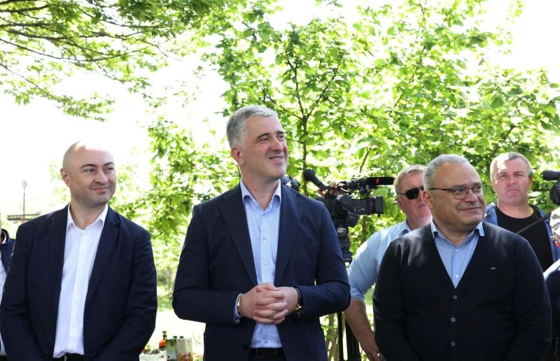 ოთარ შამუგია სამეგრელოში მეთხილე ფერმერებს შეხვდა