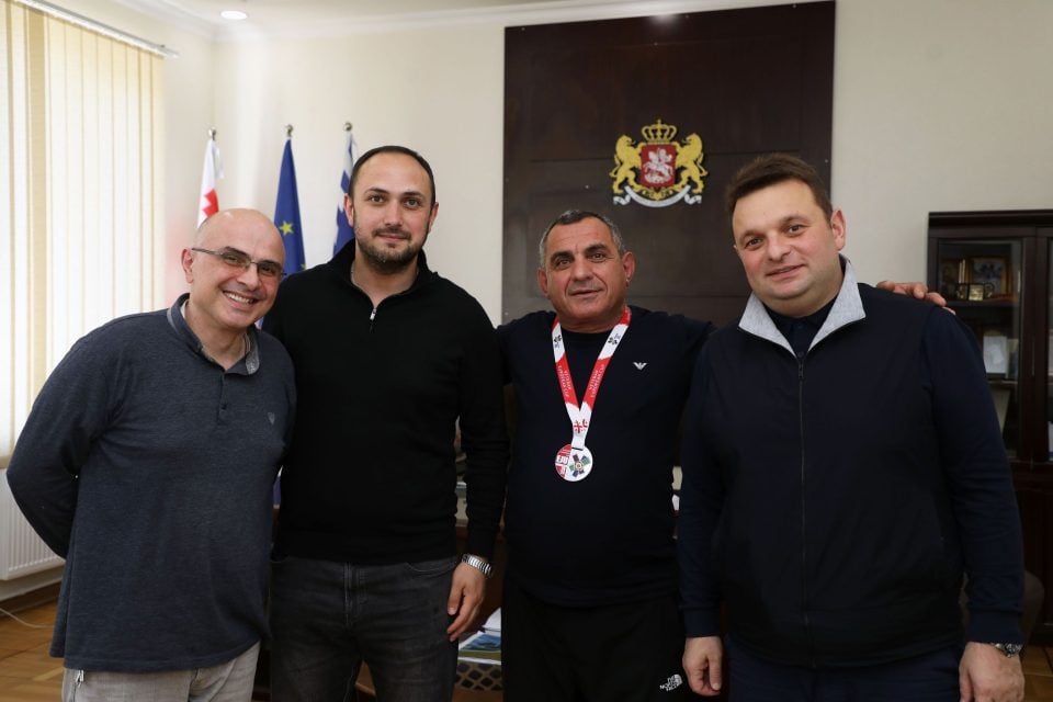 ვეტერან სენაკელ სპორტსმენს,  ევროპის ჩემპიონატზე გასამგზავრებლად, სენაკის მერია დააფინანსებს