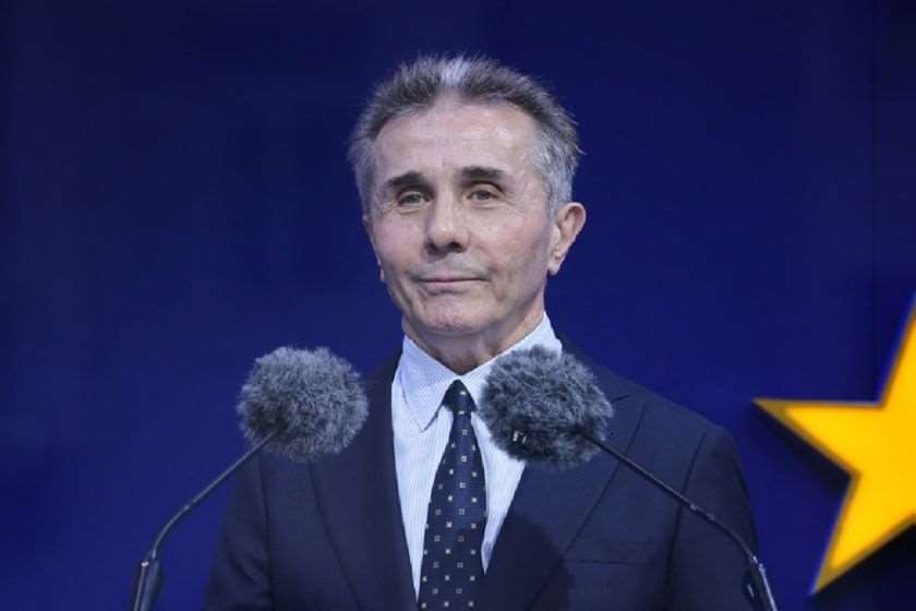 ბიძინა ივანიშვილი: არჩევნების მეორე დღე იქნება ძალიან წყნარი, ოღონდ აქვე გავუსვამ ხაზს, რომ ყველა დღეს, სანამ ომი არ დასრულდება, შეიძლება პირობითად „მეორე დღე“ უწოდო, იმიტომ, რომ იქნება ძალიან დაძაბული ველი