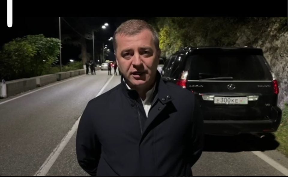 ადგურ არძიმბა: შეჩერდეს აფხაზეთის გაყიდვაზე მწვანე შუქის ანთება – რა მოთხოვნები აქვთ ბჟანიას მოწინააღმდეგეებს