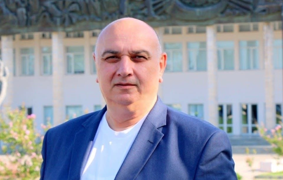 ხობის მერი დავით ბუკია ხობელებს ახალ წელს ულოცავს
