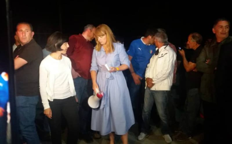 სანდრა რულოვსი აცხადებს, რომ პირველსავე ტურში გაიმარჯვა