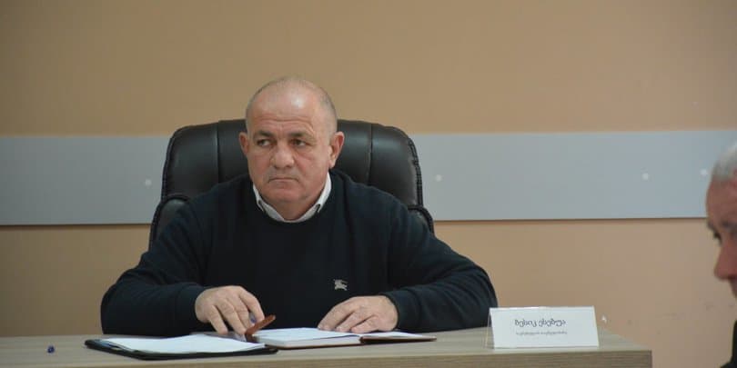 ექსკლუზივი: ჩხოროწყუს საკრებულოს თავმჯდომარემ თანამდებობა დატოვა