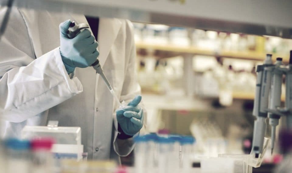 სასწრაფო დახმარების 31 თანამშრომელს, რომელებსაც კონტაქტი ჰქონდათ კორონავირუსით ინფიცირებულ სენაკელ მედიკოსთან ,კოვიდ 19“ არ დაუდგინდა