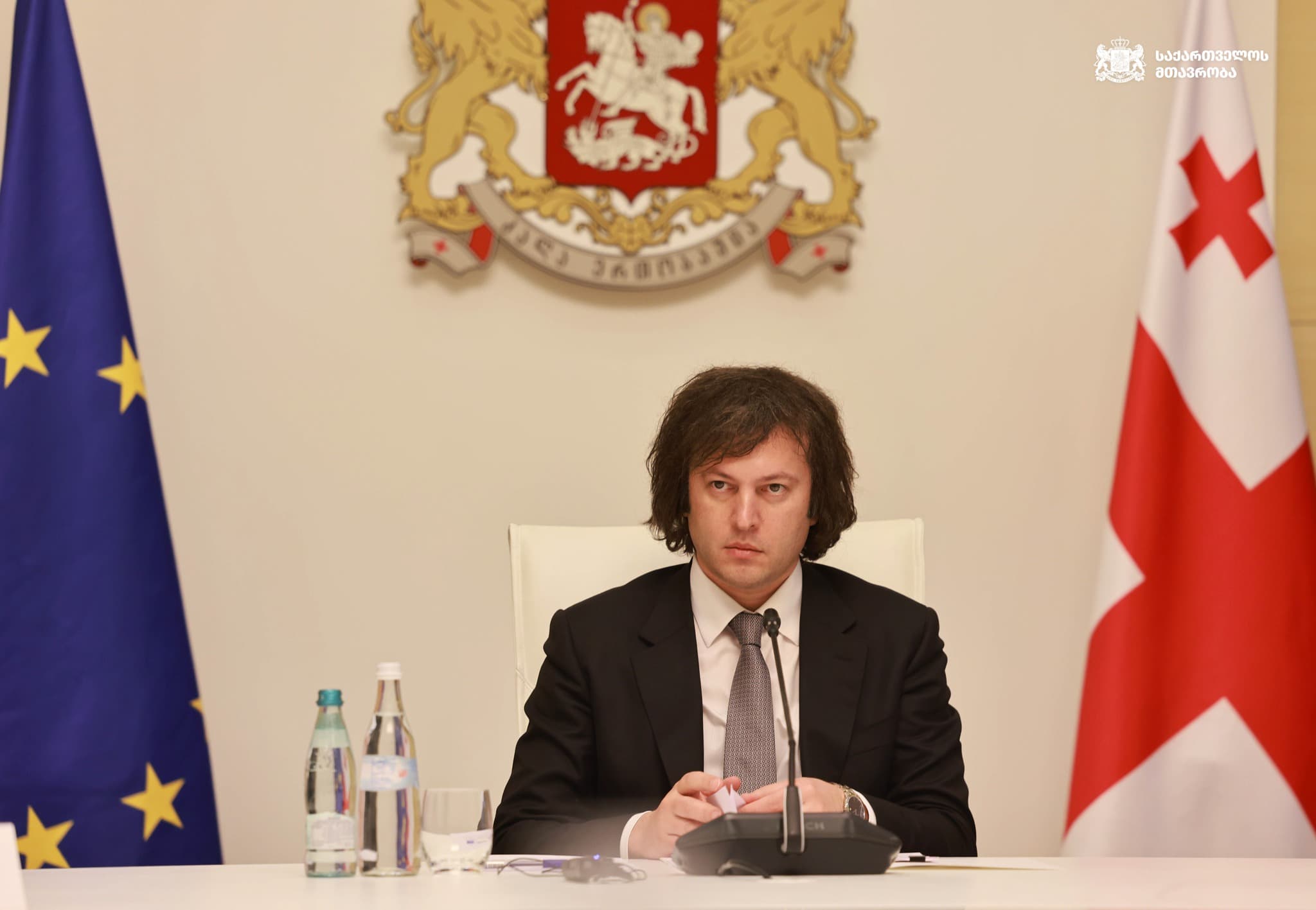 პრემიერ-მინისტრს შვეიცარიელმა ექსპერტმა მყინვარული ხეობების კვლევის შედეგები გააცნო - image 2