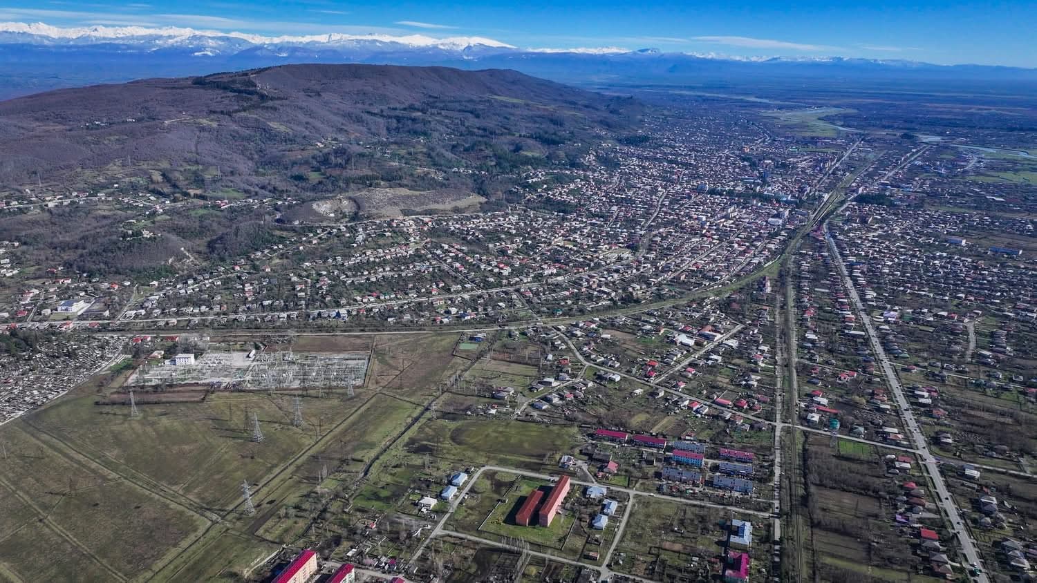 სენაკში საფეხბურთო ტექნიკური ცენტრისა და ხელოვნურსაფარიანი სტადიონის მშენებლობა იგეგმება - image 4