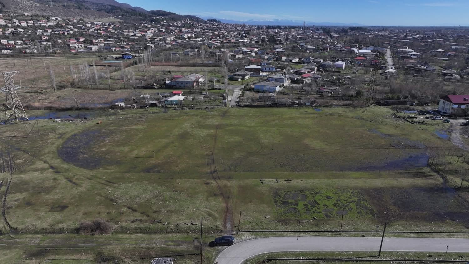 სენაკში საფეხბურთო ტექნიკური ცენტრისა და ხელოვნურსაფარიანი სტადიონის მშენებლობა იგეგმება - image 7