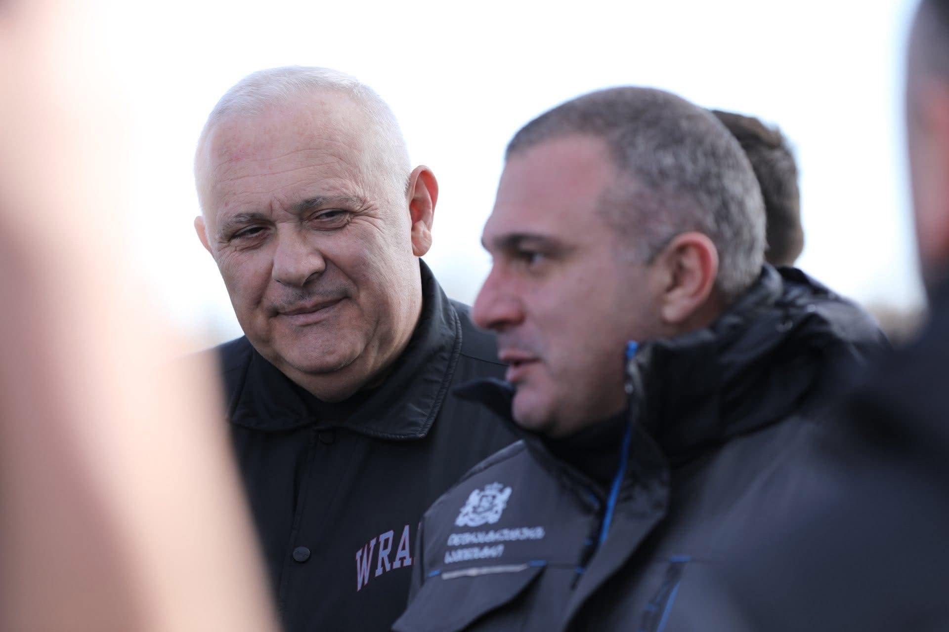 ინფრასტრუქტურის მინისტრი ფოთში, მდინარე რიონზე ახალი ხიდის მშენებლობის სამუშაოებს გაეცნო - image 3