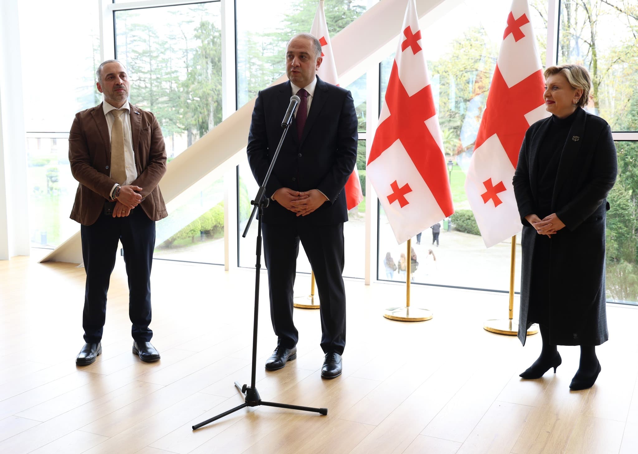 ზუგდიდში ზვიად გამსახურდიას საპრეზიდენტო ცენტრი გაიხსნა - image 3