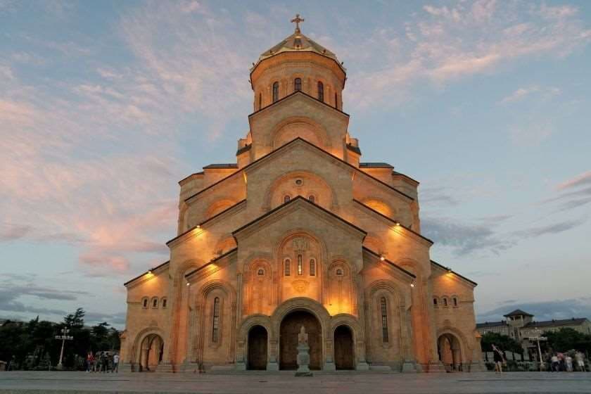 საპატრიარქო: სამების ტაძარი მოსაწესრიგებლად ამაღამ 02:00 საათიდან 03:00 საათამდე დაიხურება