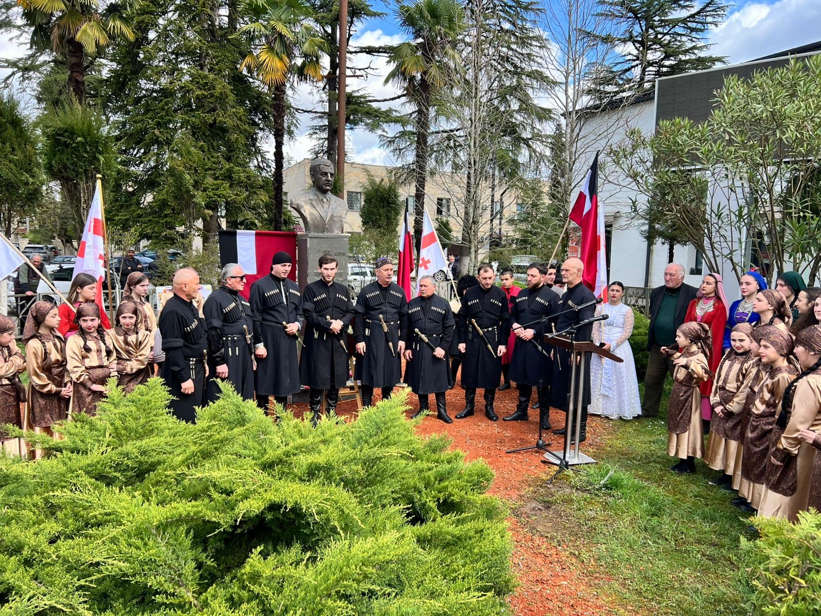 ჩხოროწყუში ზვიად გამსახურდიას ხსოვნას პატივი მიაგეს - image 3
