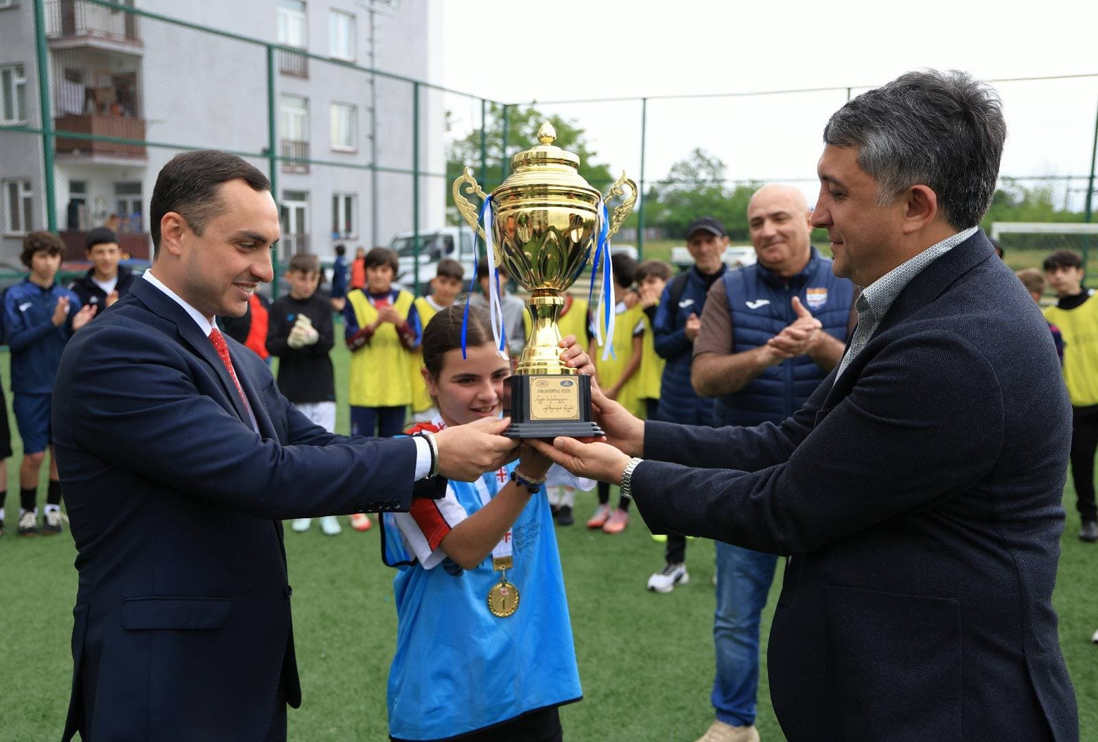 ზუგდიდში ბარამიას ქუჩაზე ახალი საფეხბურთო სტადიონი აშენდა