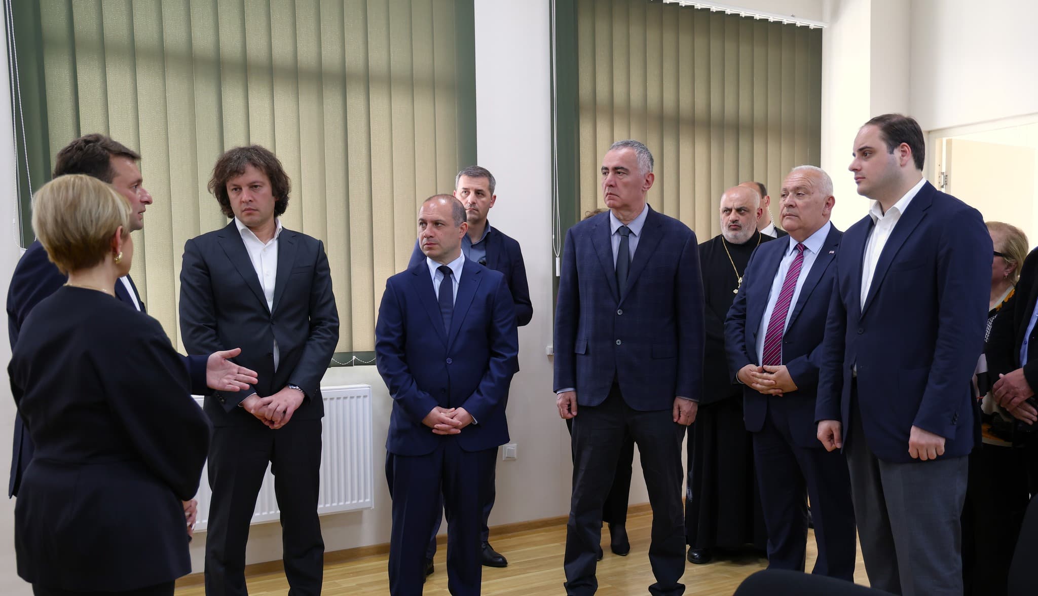 ირაკლი კობახიძემ სენაკის რეაბილიტირებული N2 საჯარო სკოლა დაათვალიერა - image 4