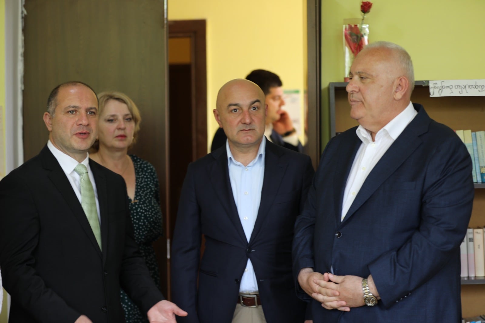 განათლების მინისტრი სოფელ ხუნწში სასკოლო კლუბ ,,გვირილების” წევრებს შეხვდა