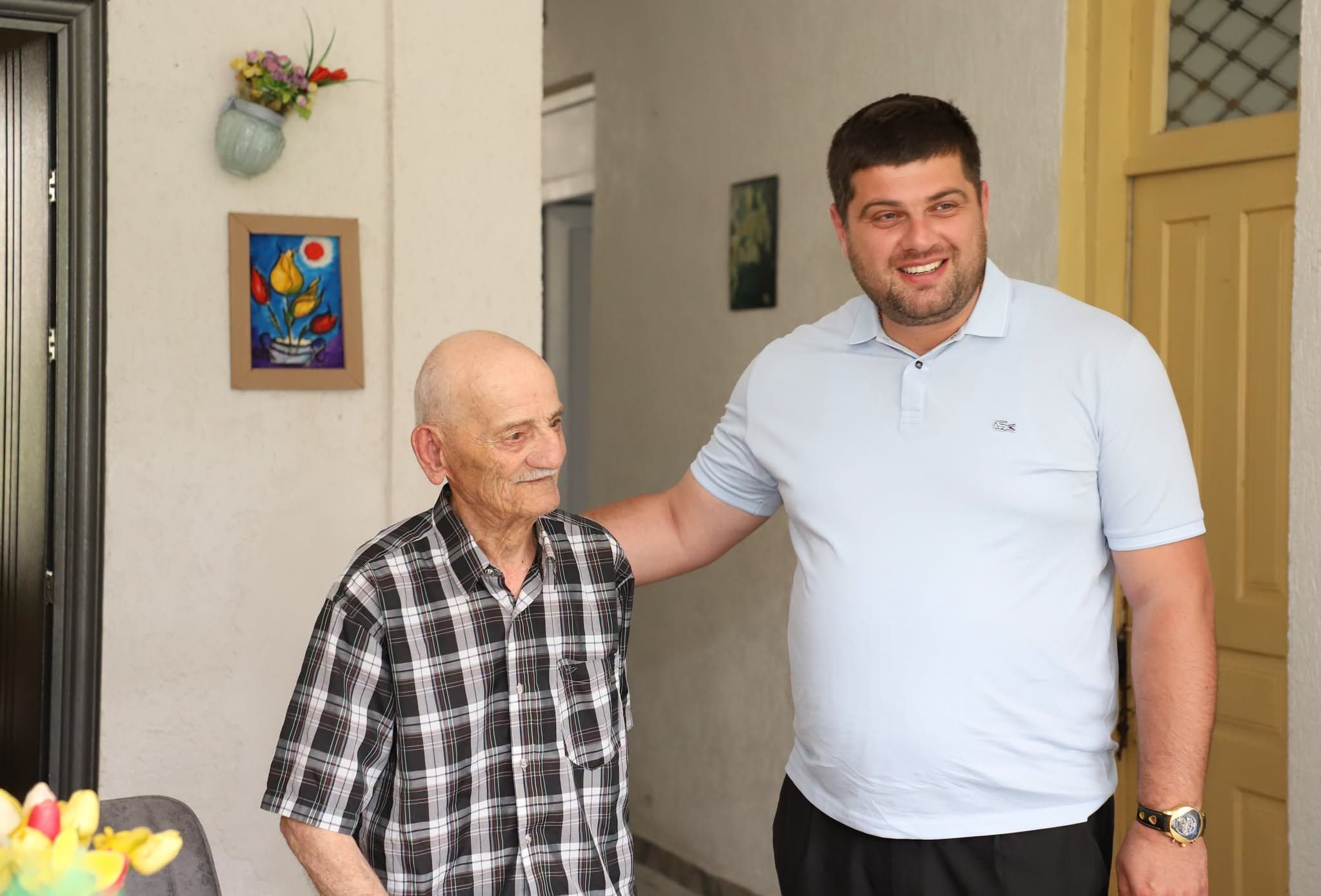 100 წლის გიორგი მებონიას მარტვილის მერმა იუბილე მიულოცა
