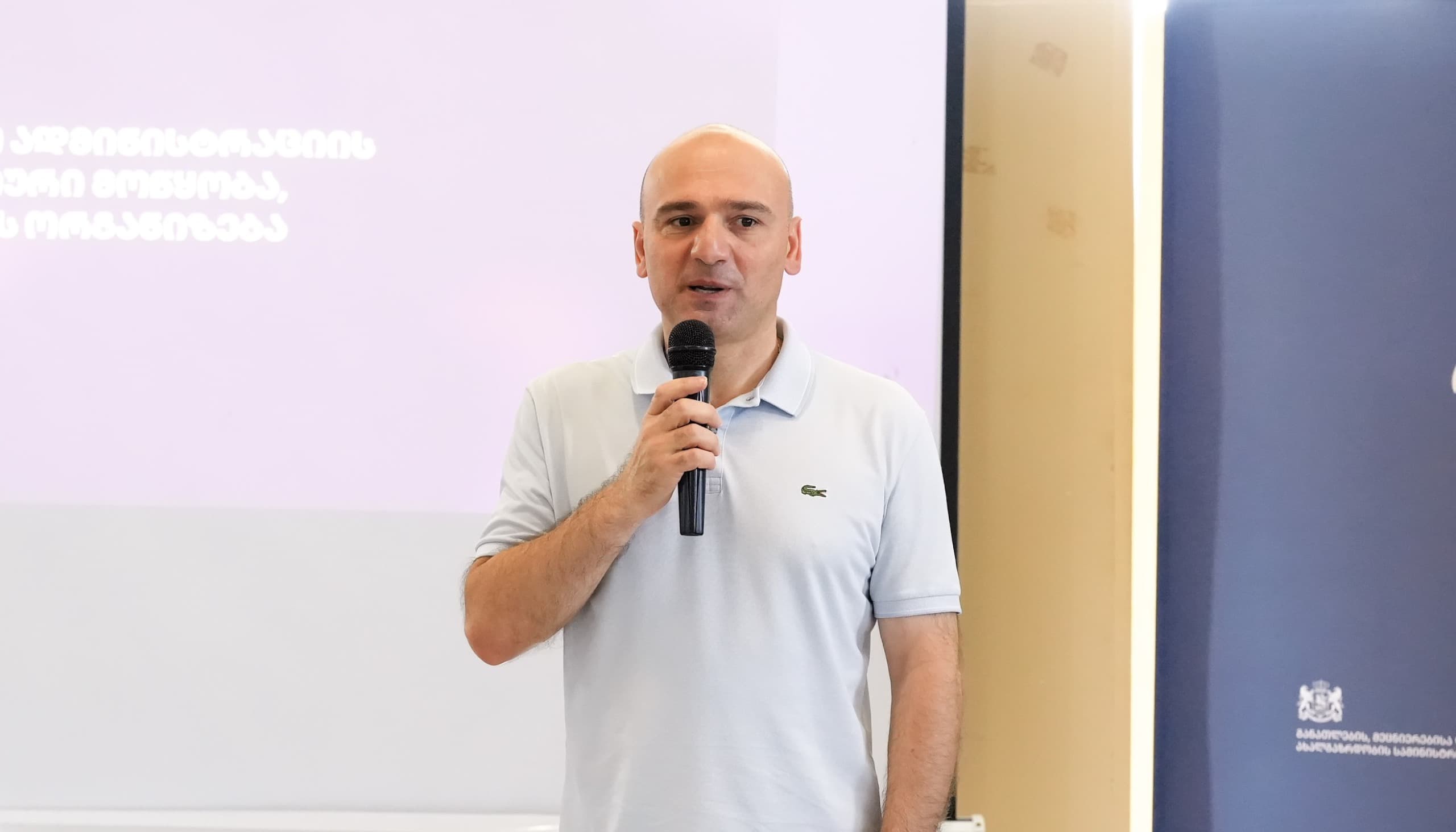 სენაკის საოლქო საარჩევნო კომისიის თავმჯდომარე ანაკლიისახალგაზრდული ბანაკის მონაწილეებს შეხვდა