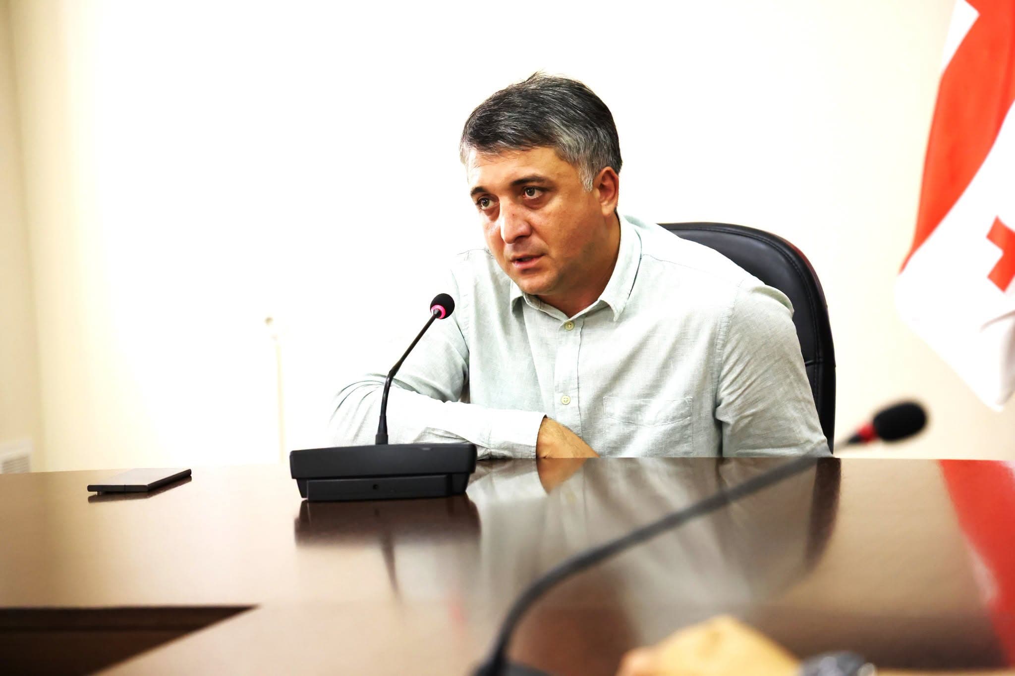დავით კოდუა კონკურსში გამარკვებულ თანამშრომლებს: კეთილსინდისიერება და მოქალაქეების მსახურება იქნება ის ძირითადი პრინციპი, რითაც მერიის თითოეული თანამშრომელი იხელმძღვანელებს